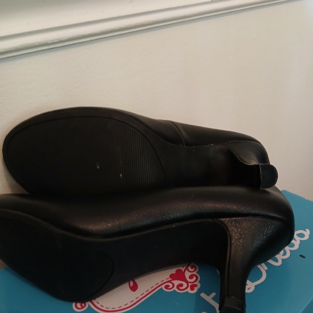 Lily Black Comfort Cushion Women's Shoes - Picture 2 of 5